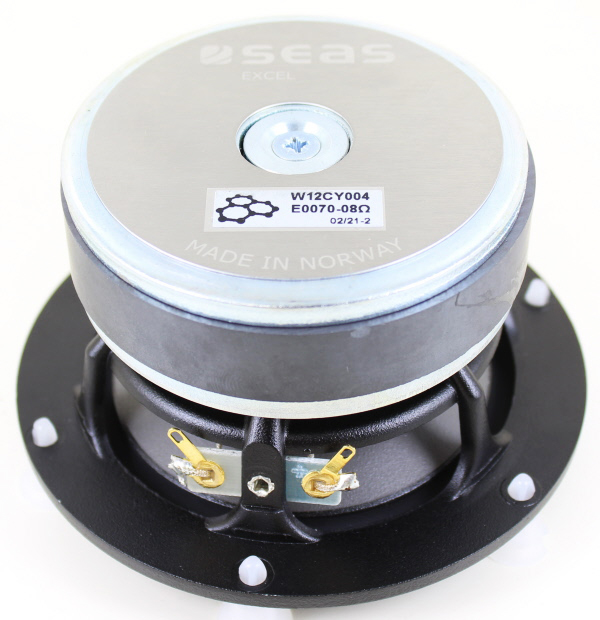 SEAS Excel W12CY-004 rear photo